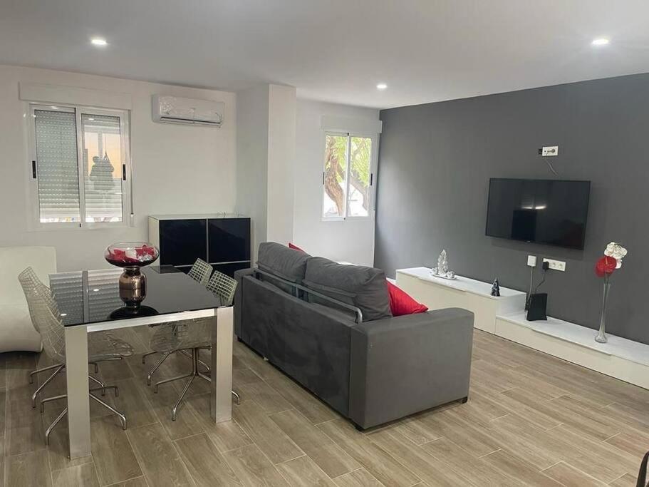 Moderno Apartamento En Elche Exterior foto